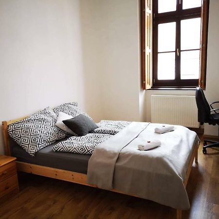 Ferienwohnung King 38-1 Apartman Pécs Exterior foto