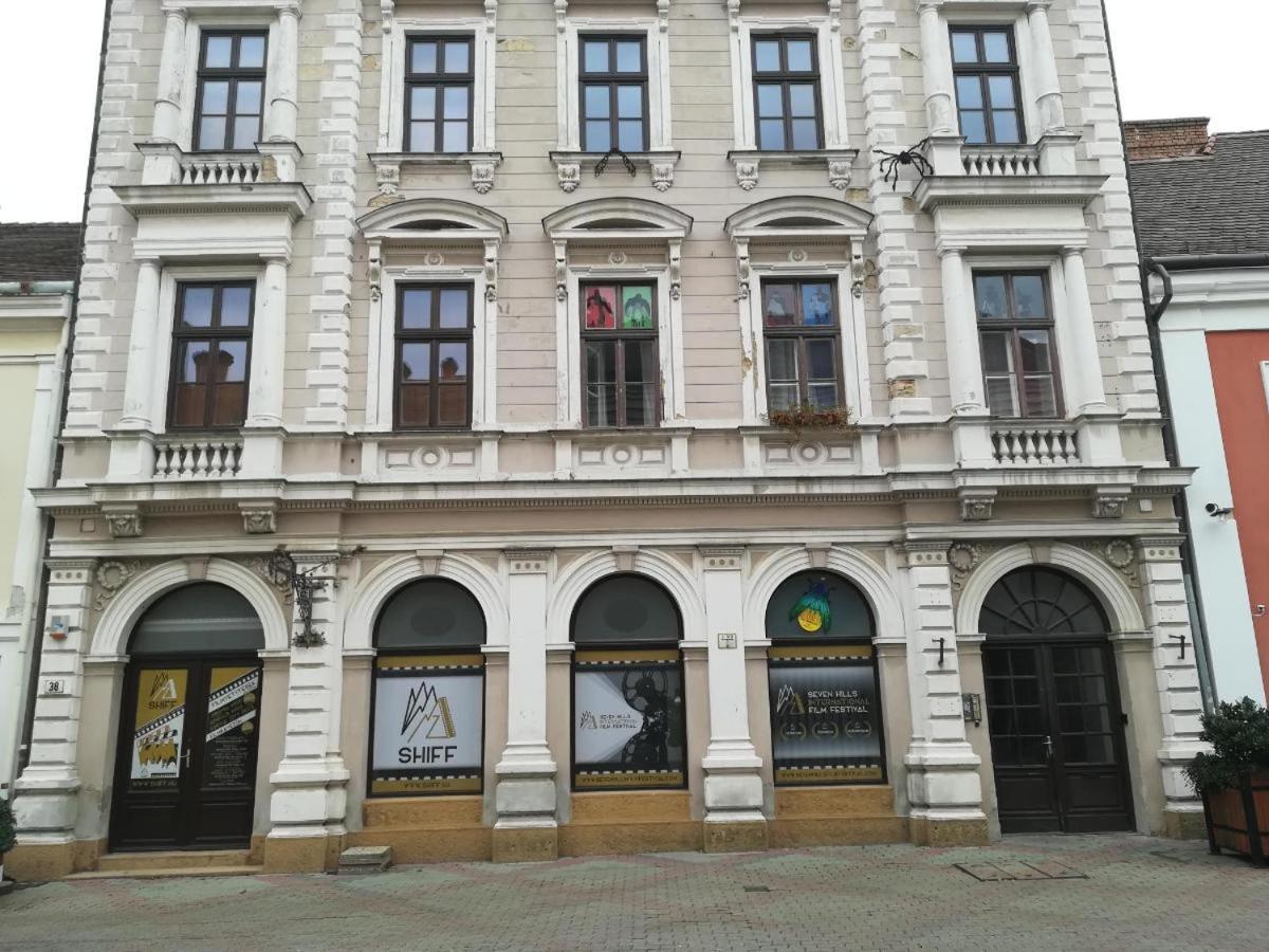 Ferienwohnung King 38-1 Apartman Pécs Exterior foto