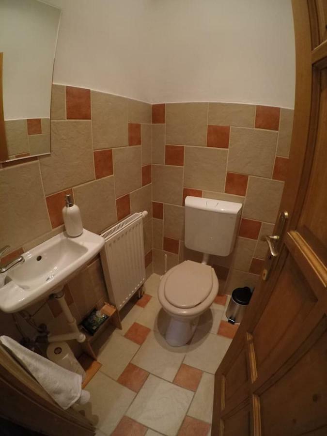 Ferienwohnung King 38-1 Apartman Pécs Exterior foto