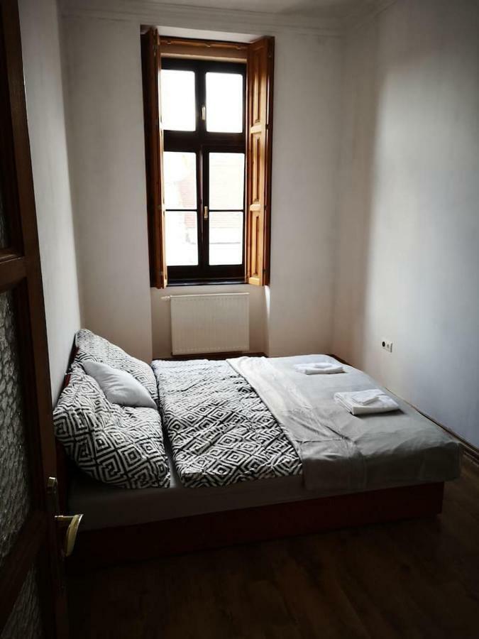 Ferienwohnung King 38-1 Apartman Pécs Exterior foto