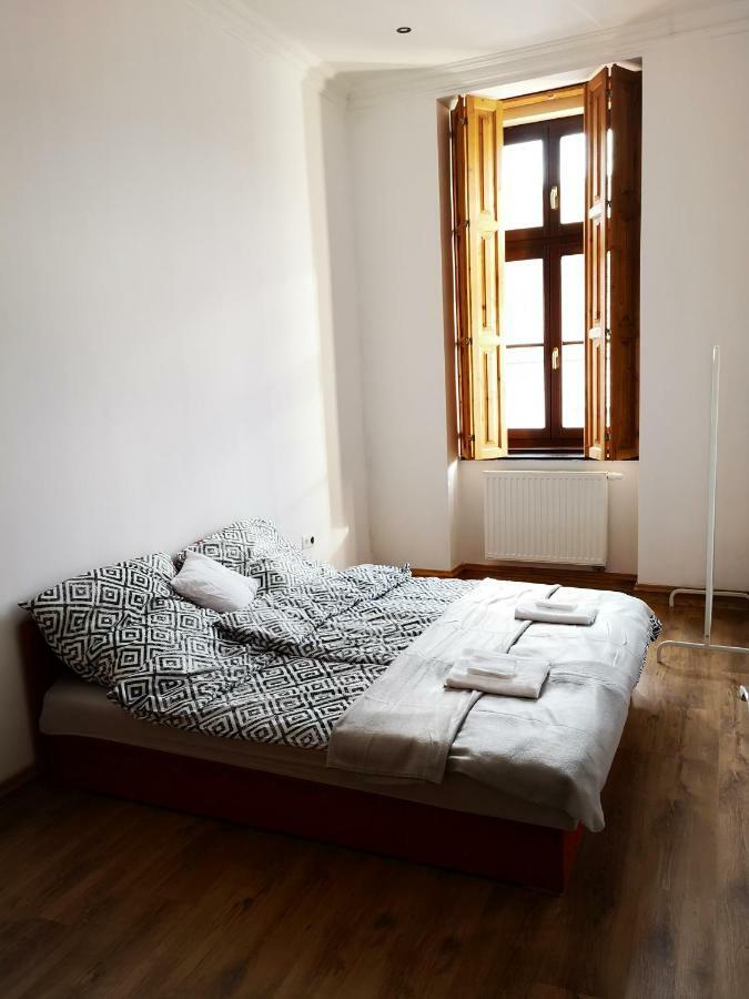 Ferienwohnung King 38-1 Apartman Pécs Exterior foto
